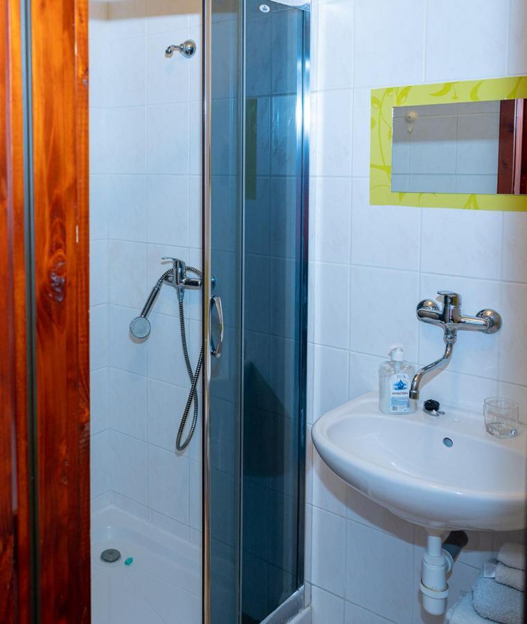 2- Izbovy Apartman Kajka V Penzion Trstena Luaran gambar